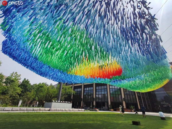 インスタレーション作品「流曜」（寫真著作権は東方ICが所有のため転載禁止）。 