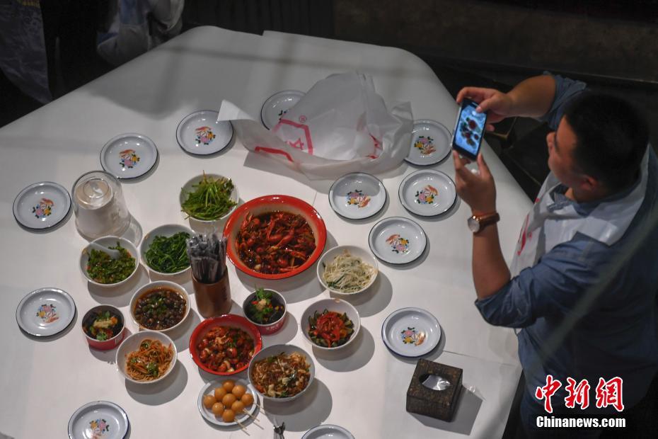 懐かしの長沙がここに！人気集めるレトロなテーマレストラン　湖南省