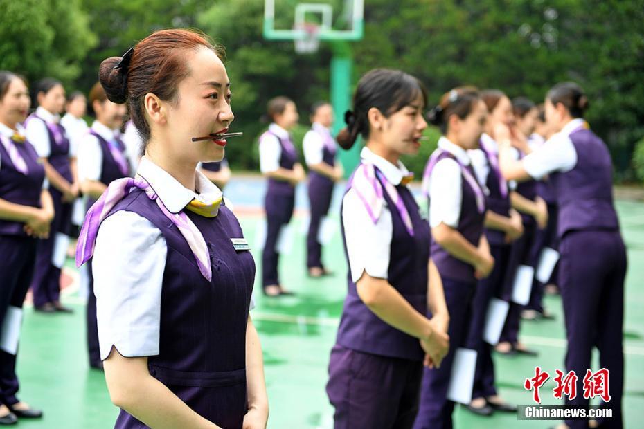 ダイヤ改正前に集中トレーニング受ける高速鉄道の乗務(wù)員たち