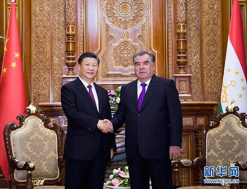 習(xí)近平主席がタジキスタンのラフモン大統(tǒng)領(lǐng)と會談