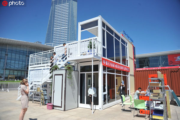 人々の注目を集めたコンテナ別荘（寫真著作権は東方ICが所有のため転載禁止）。 