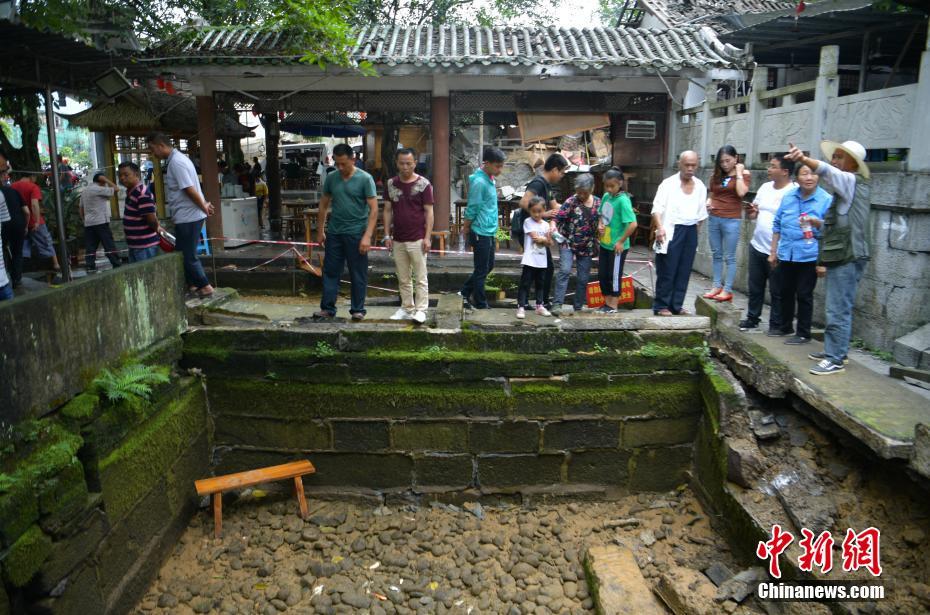 四川長(zhǎng)寧地震で歴史ある葡萄井に被害　名物の米ゼリーも存続の危機(jī)に？