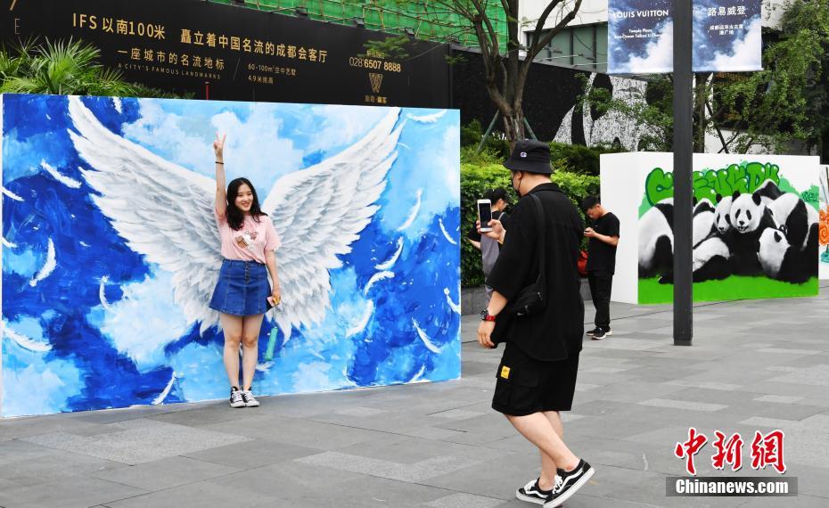 成都の街中にユニークなグラフィティアート登場　四川省