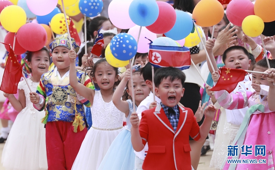 習(xí)近平総書記が専用機(jī)で朝鮮に到著