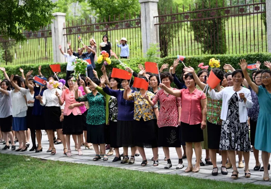 習(xí)近平総書(shū)記が専用機(jī)で朝鮮に到著