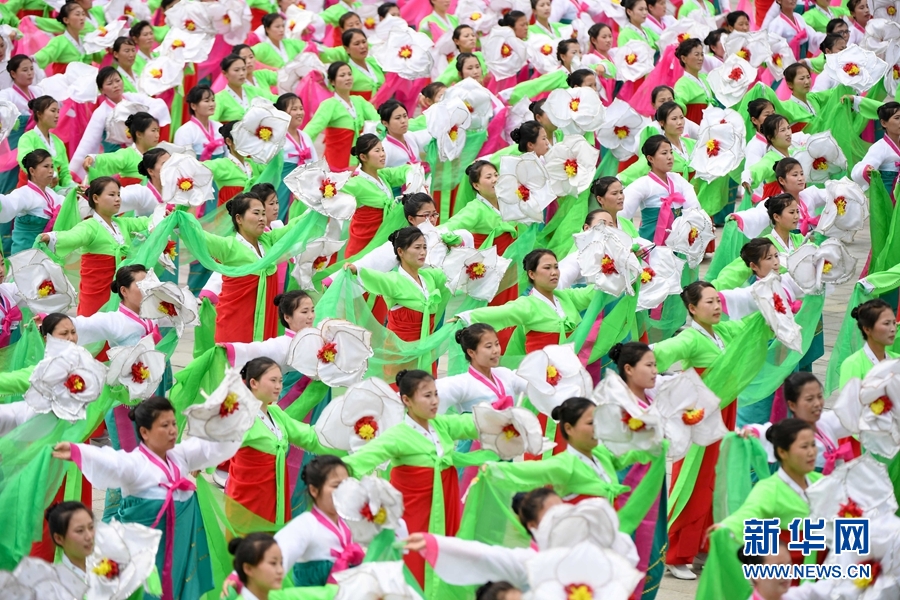 習(xí)近平総書記が専用機(jī)で朝鮮に到著