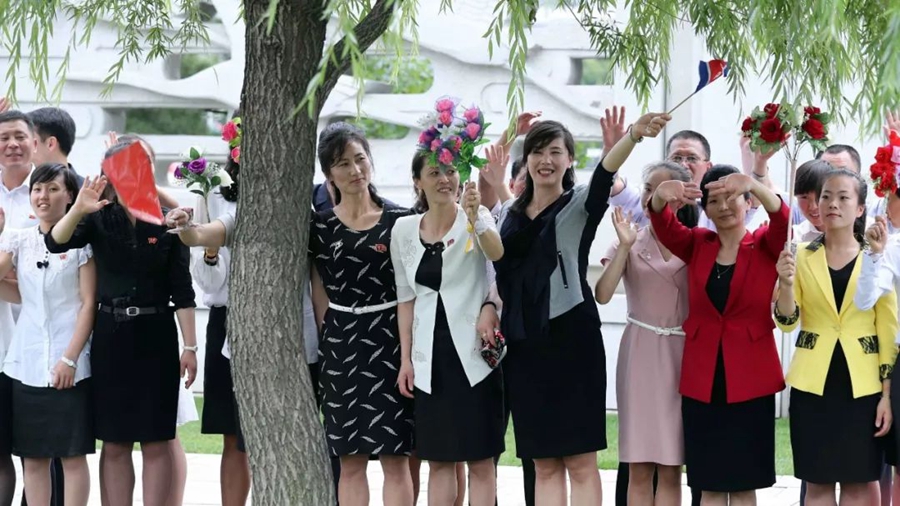 習(xí)近平総書記が専用機(jī)で朝鮮に到著