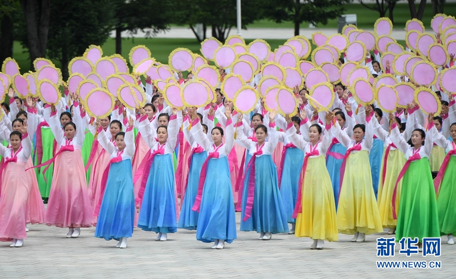 習(xí)近平総書(shū)記が専用機(jī)で朝鮮に到著