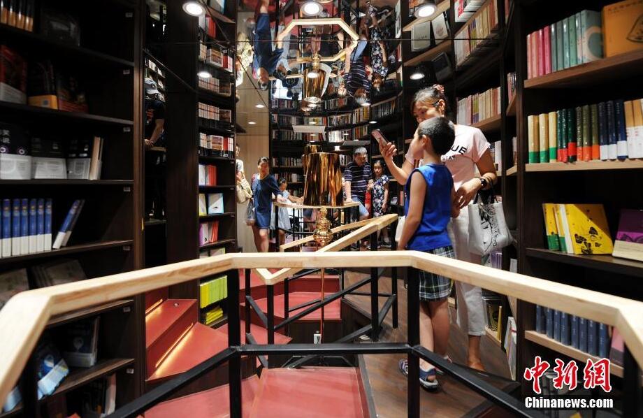 「中國で最もよい書店」が北京でオープン　大勢(shì)のホワイトカラーが詰めかける