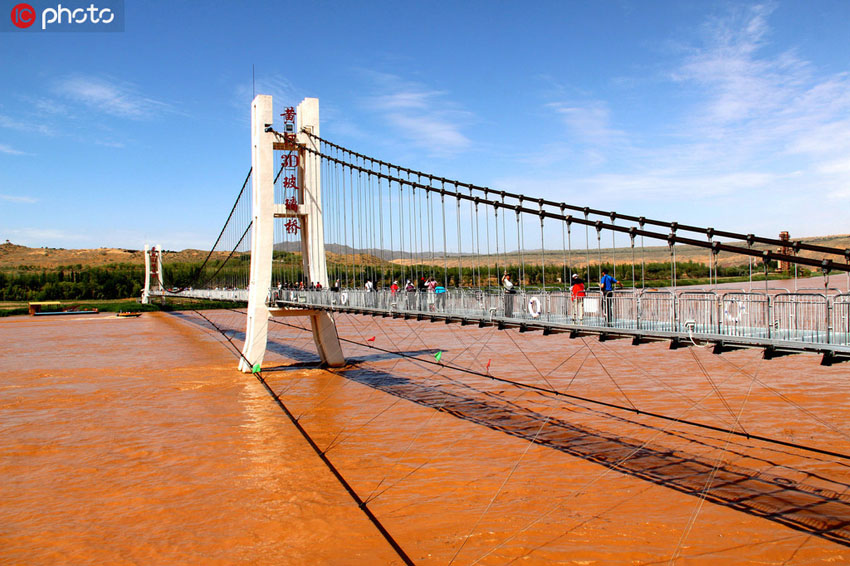 ドキドキして足を踏み出せない？寧夏の黃河にかかる3Dガラス橋