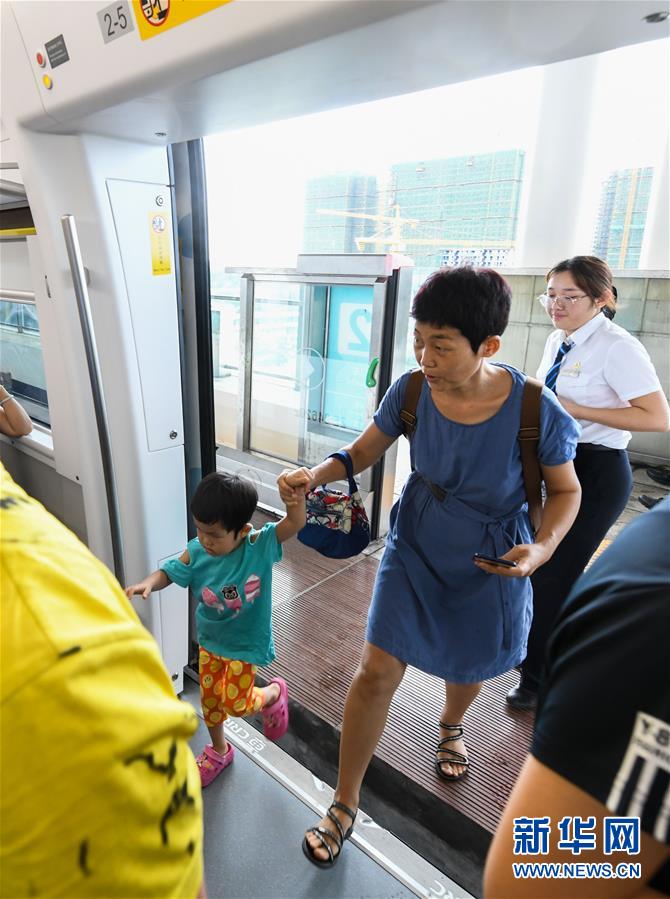 ?？冥味际胁郡冉纪猡蚪Y(jié)ぶ鉄道が試験営業(yè)を開始　海南省