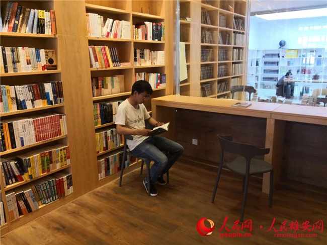 全國(guó)初！雄安新區(qū)で24時(shí)間営業(yè)の5G無(wú)人スマート書(shū)店が試営業(yè)スタート