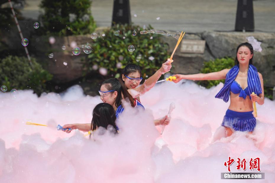 湖南省寧郷で「トウガラシ?バブル」イベント開催