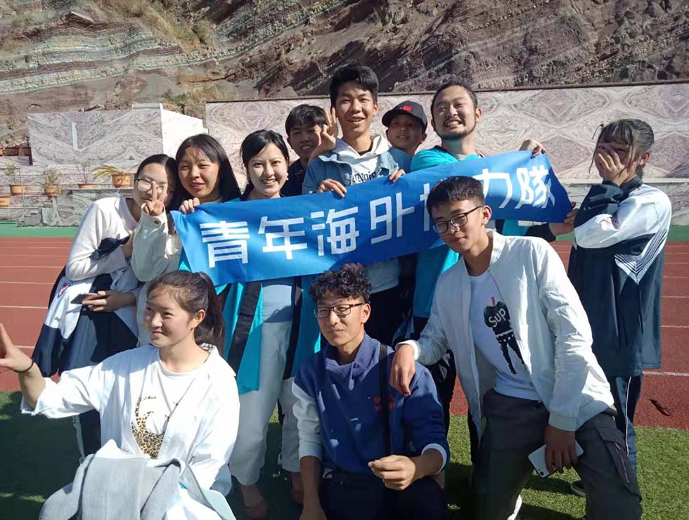 黒川さくらさん「校舎を見上げ思うこと、それは感謝の一禮」