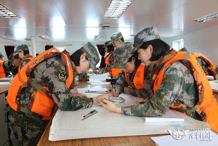 中國陸軍初の船艇女性士官學(xué)生が卒業(yè)