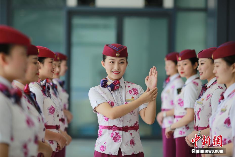 ダイヤ改正控えトレーニングに勵(lì)む高速鉄道の乗務(wù)員たち　重慶