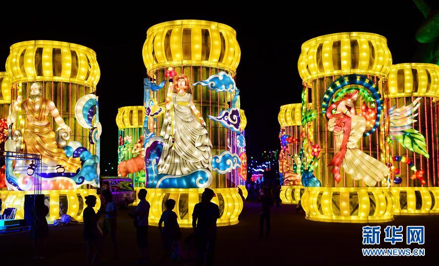 長春の夏の夜を彩るランタンフェスティバル