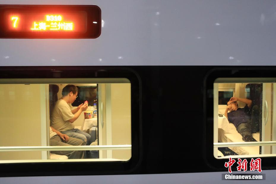 長江デルタ初「新シルクロード」寢臺列車は上海発蘭州西駅行き