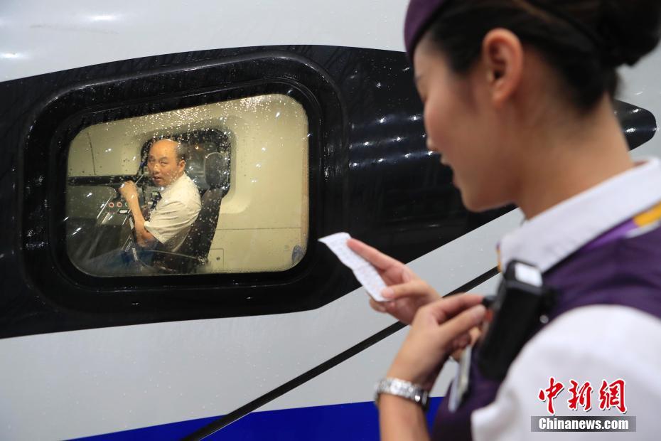 長(zhǎng)江デルタ初「新シルクロード」寢臺(tái)列車(chē)は上海発蘭州西駅行き