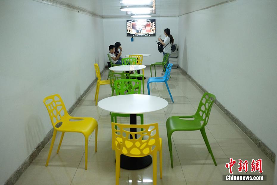 南京が防空壕を無(wú)料開放、市民が涼めるスポットに