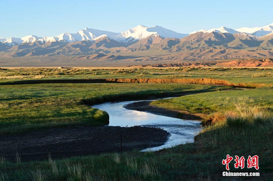 四季の風(fēng)景を同じフレームに　甘粛省塩池灣國(guó)家級(jí)自然保護(hù)區(qū)