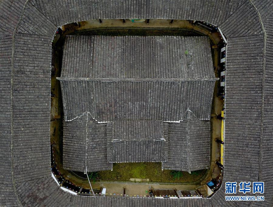 獨(dú)特な建築様式が美しい客家土堡の允昇樓　福建省