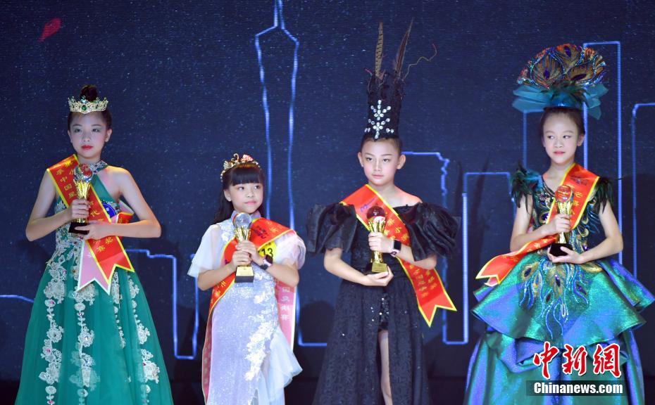 かわいいチビッ子大集結(jié)！深センでキッズモデルコンテスト