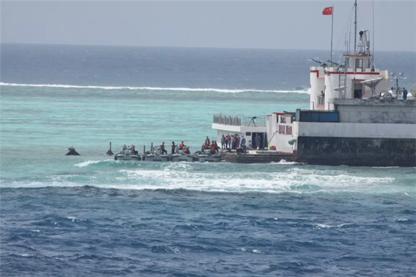 「南沙の生命線」戦闘27年、海軍補給艦が栄譽ある退役