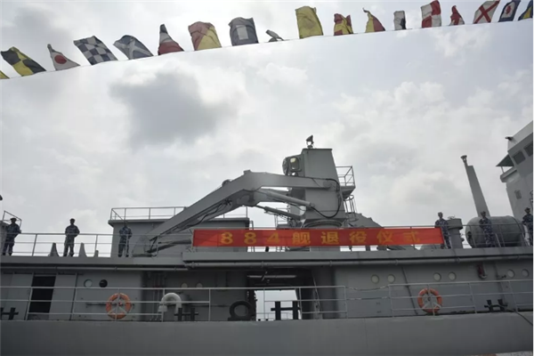 「南沙の生命線」戦闘27年、海軍補給艦が栄譽ある退役