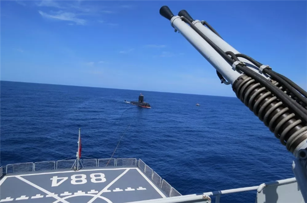 「南沙の生命線」戦闘27年、海軍補給艦が栄譽ある退役