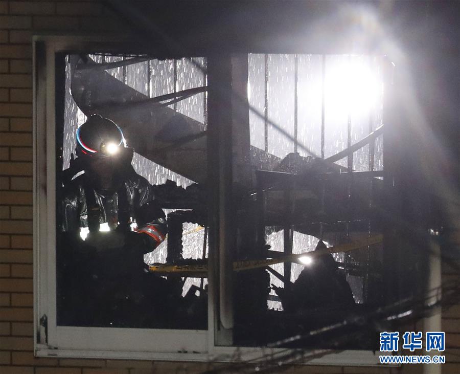 日本「京アニ」放火事件の犠牲者を悼み多くの市民が獻(xiàn)花