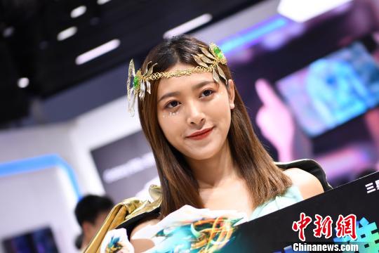 麗しいコスプレイヤー続々登場　WCG 2019世界決勝大會