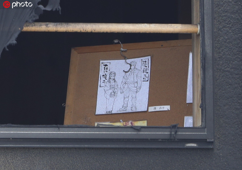 京アニ放火事件の現(xiàn)場の様子　焼け落ちた窓から見えたアニメの原畫