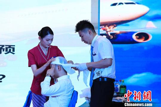 CAには「美」以外にどんな能力が必要？南方航空が乗務(wù)技能大會を一般公開