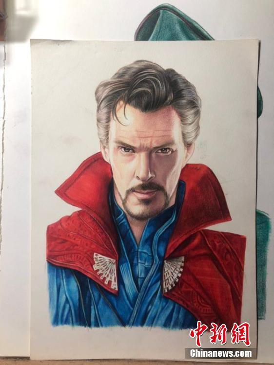 コンパスを握ること13時(shí)間、3000個(gè)の円で描いたアイアンマン！