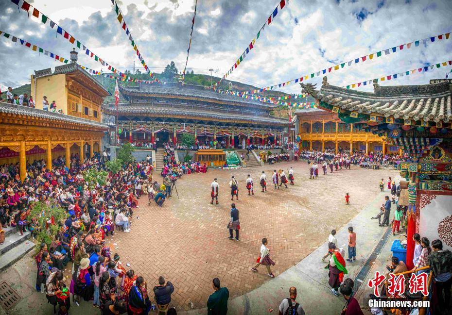 無(wú)形文化財(cái)の神秘的な祭り「六月會(huì)」　青海省熱貢