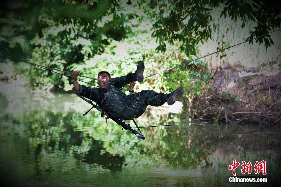 広西武裝警察の精鋭たちが技能の「最高峰」目指し、競う！