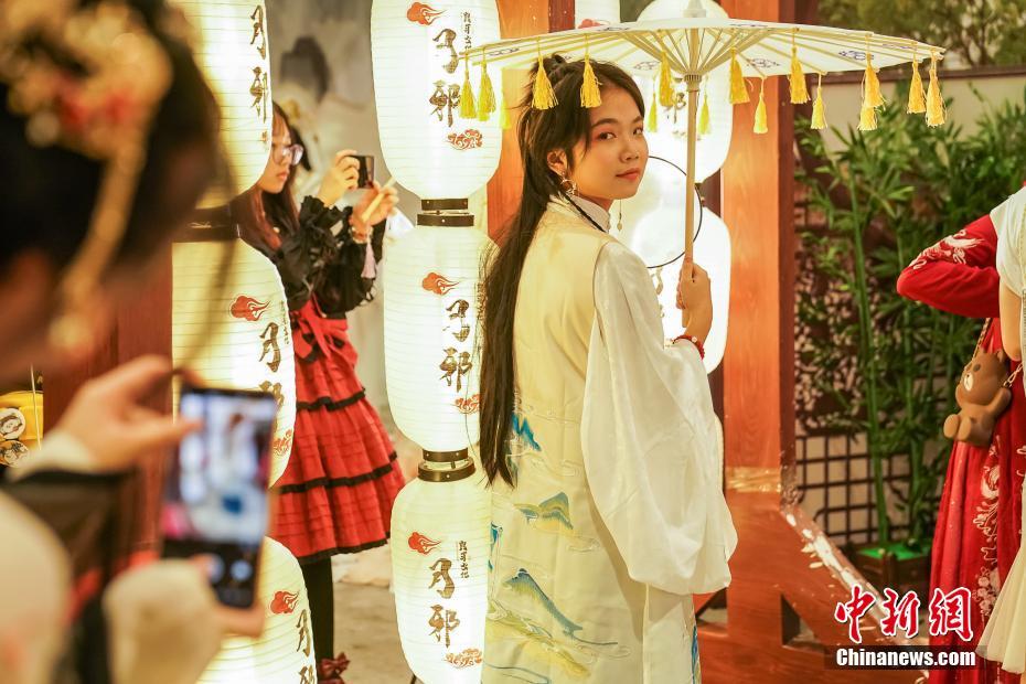 アニメファンとコスプレイヤー集結！広西南寧アニメフェス