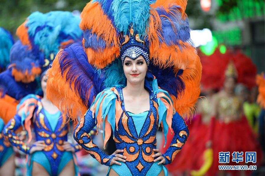 避暑地?ハルビンの蕓術に彩られた夏の顔 黒竜江省