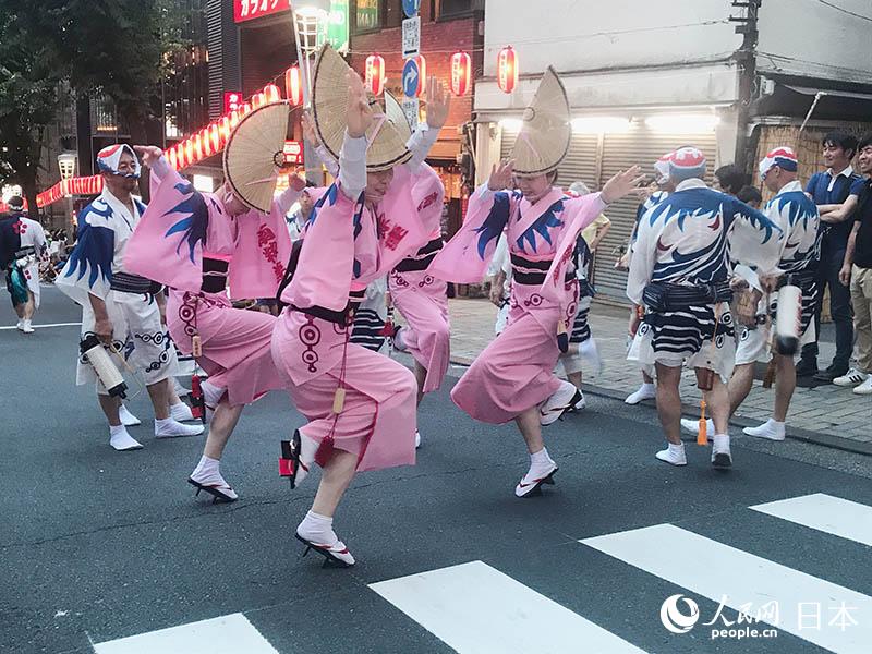 通りに響く「ヨイヨイヨイヨイ！」 東京?神楽坂で阿波踴り大會