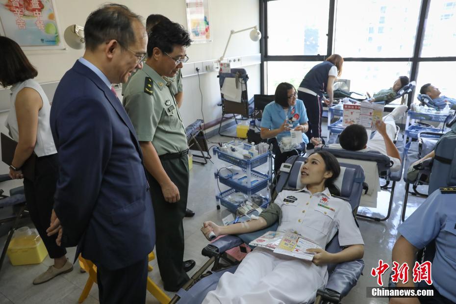 香港駐在部隊(duì)が22年連続で無(wú)償獻(xiàn)血、400人で約16萬(wàn)ミリリットル