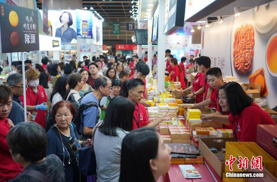 香港で第30回グルメ博覧會(huì)が開(kāi)幕 各種スナックに舌鼓
