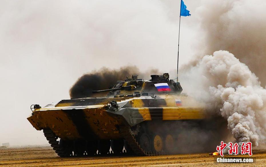 <寫真で見る>國際軍事競技大會、「スヴォーロフ突撃」リレーで中國が団體優(yōu)勝