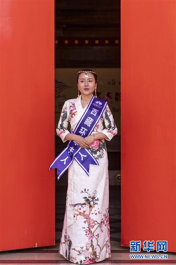 チベット風(fēng)のファッション、ラサで披露