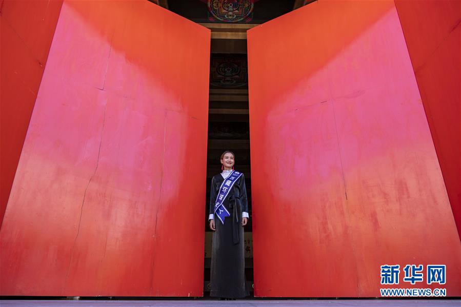 チベット風(fēng)のファッション、ラサで披露