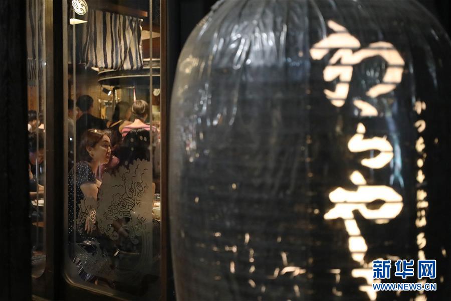 夜も眠らぬ國(guó)際都市、東京