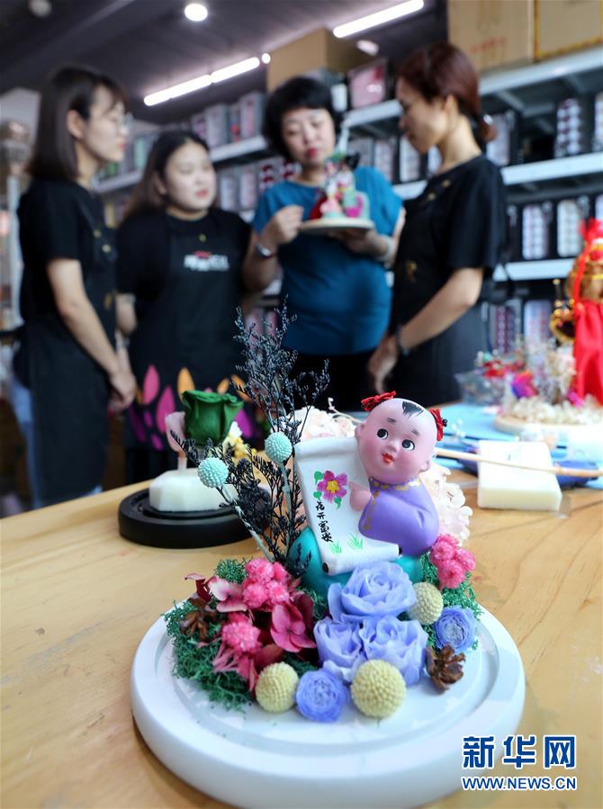 「永遠(yuǎn)に枯れない花」が伝統(tǒng)の民間工蕓品に花を添える　河北省