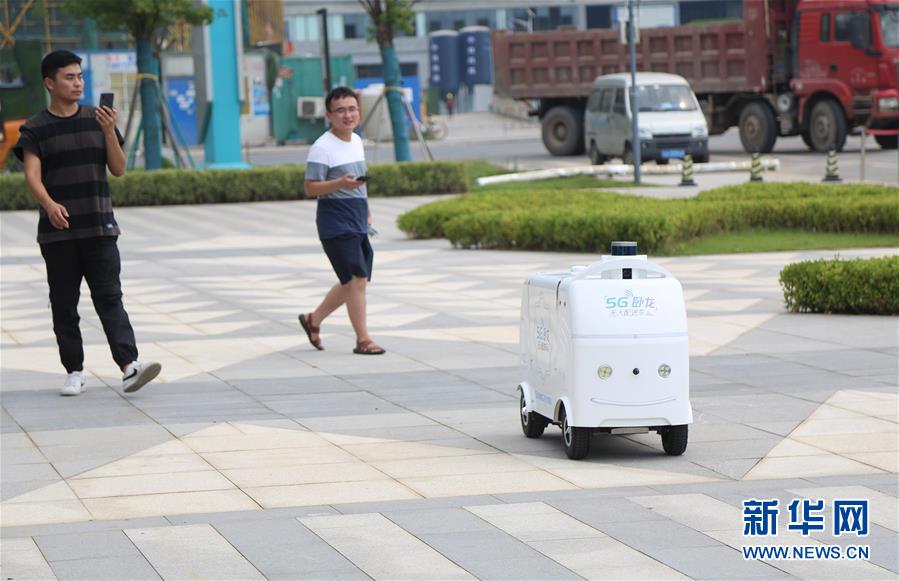 5G自動配送車、小売の「最後の1キロ」がアップグレード