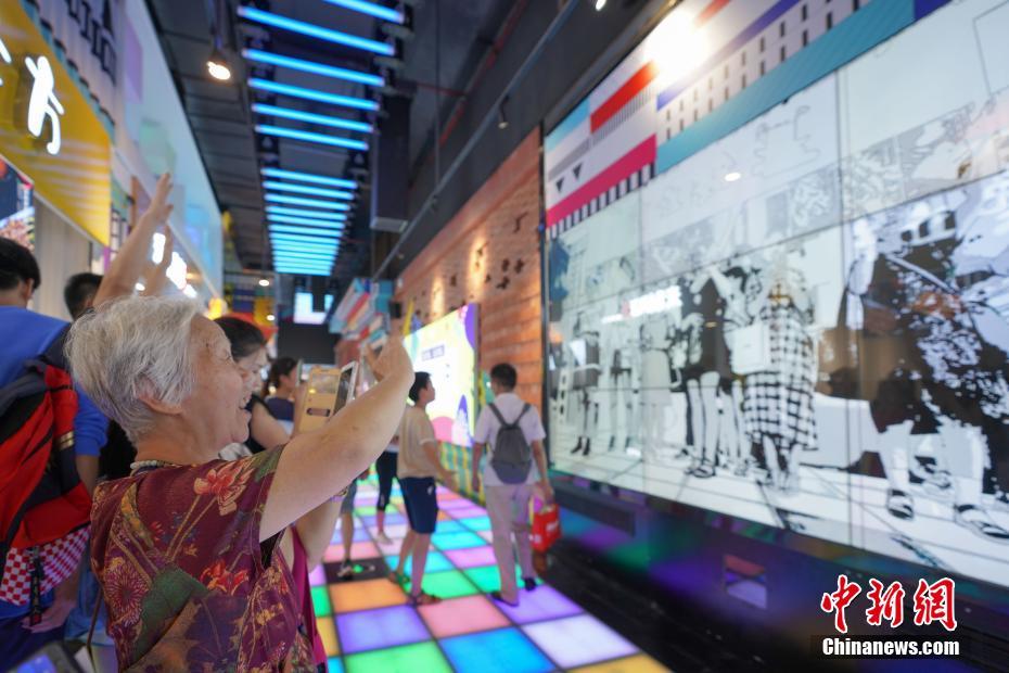 「ネットで人気の地下鉄新名所」が市民の撮影スポットに　貴州省貴陽