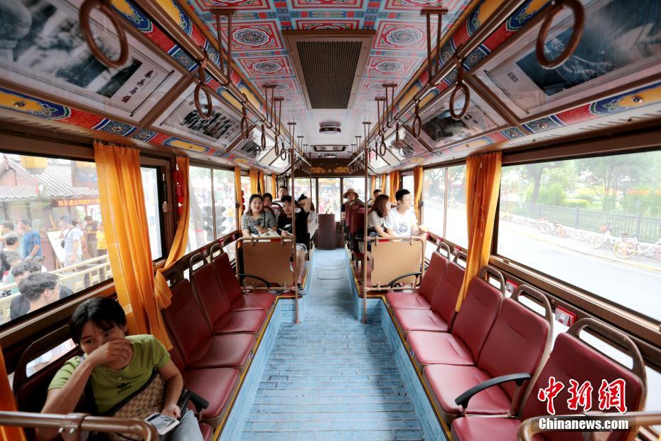 レトロな路面電車「チンチン電車」が西安に登場(chǎng)